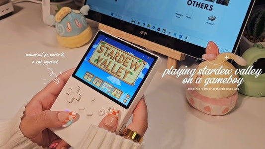 🌿 Playing Stardew Valley on a Retro Handheld Console – Farming on the Go!